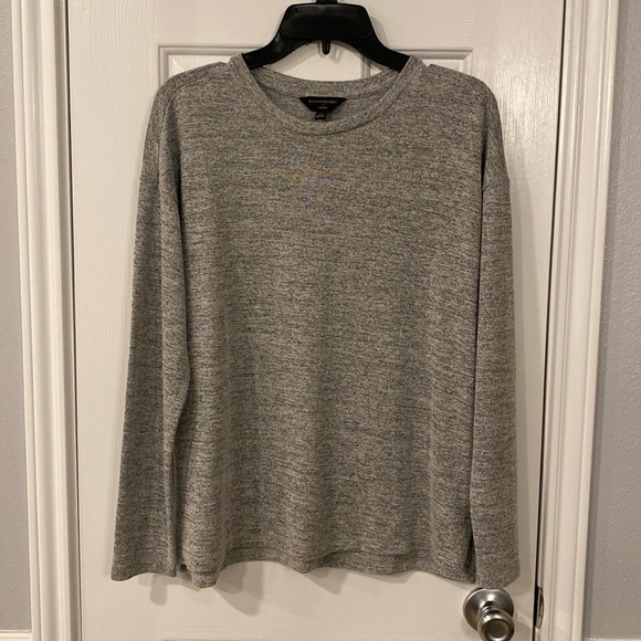 Banana Republic Tops - 🌷3/15🌷Banana Republic Lightweight sweater. Med.